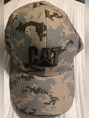 CAT Men's Camo Baseball Cap in Digital Tan